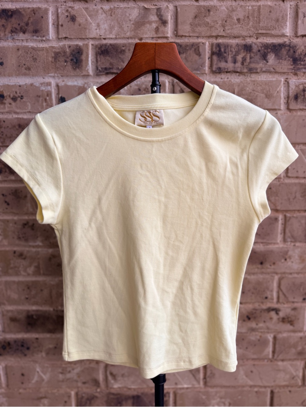 SSYS Ribbed Short-Sleeve Crewneck Tee in Soft Pale Yellow Size small